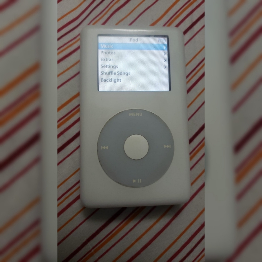 Apple iPod photo classic 4th Generation White (40 GB) $80